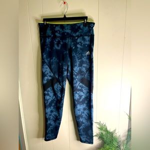 Leggings. Aeroready. Large. Adidas. Tie-dye pattern. Long Capri.